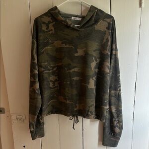 Camouflage Hooded Tie Front Crop